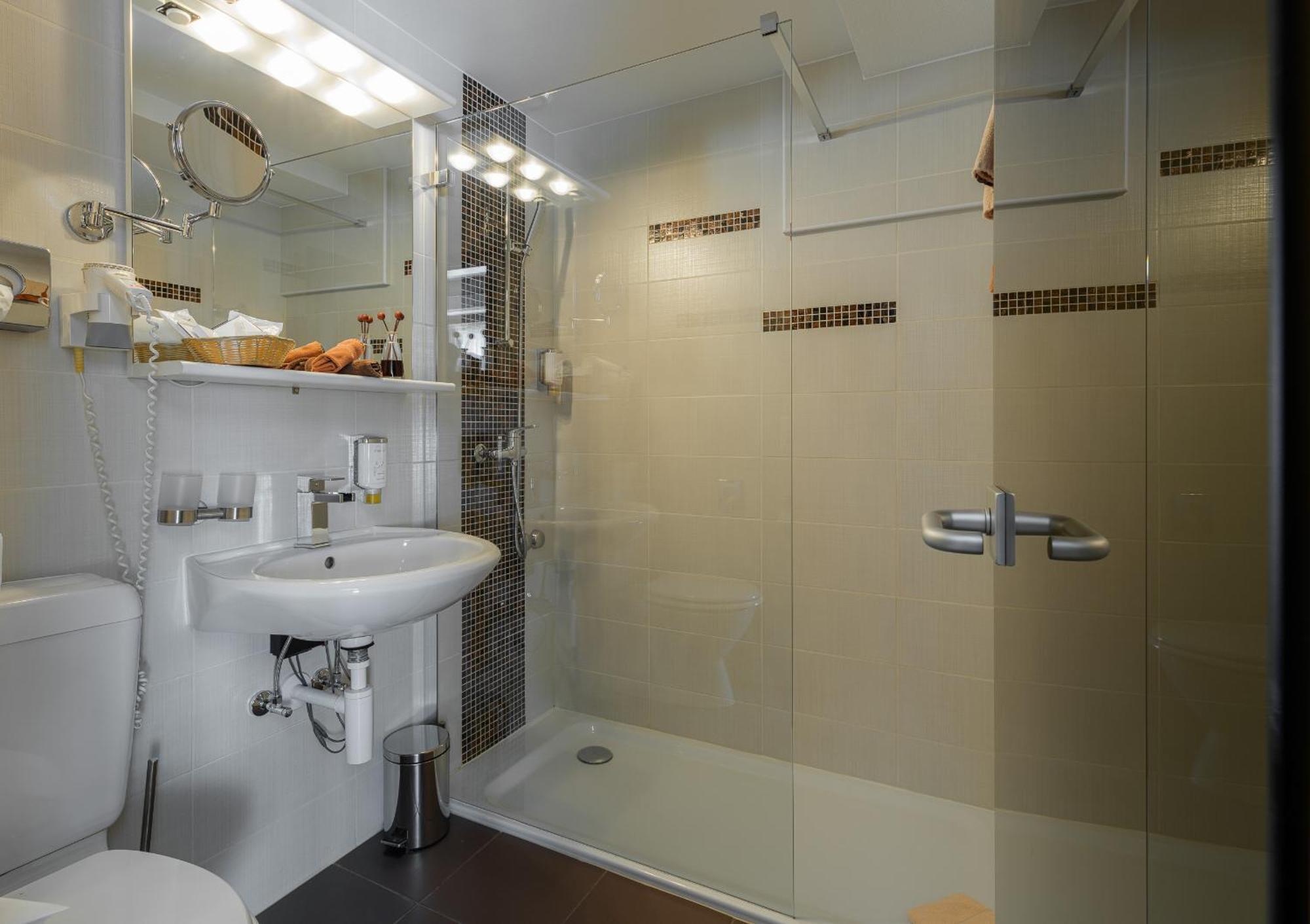 Relais Bayard Hotel Leuk Екстериор снимка