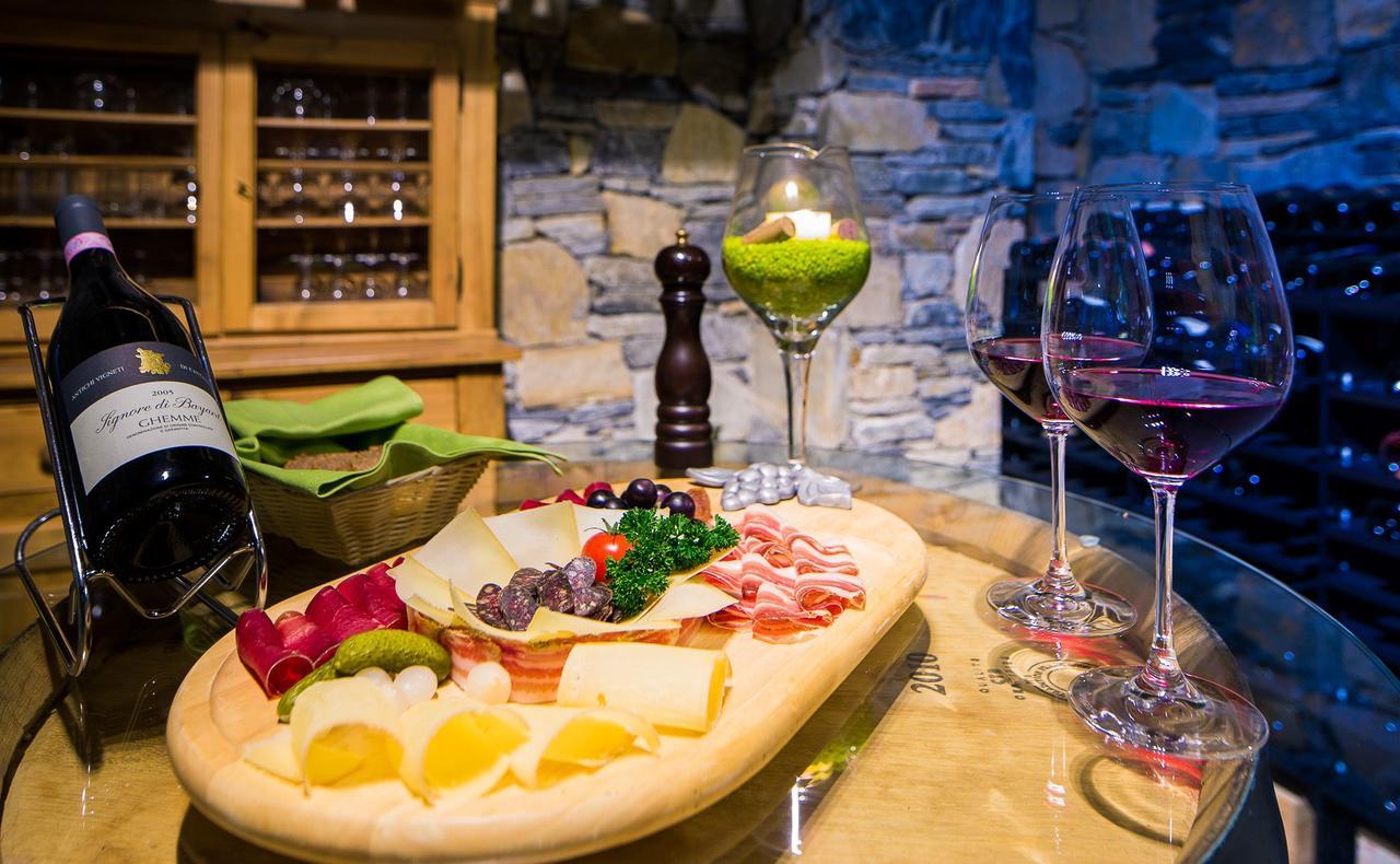 Relais Bayard Hotel Leuk Екстериор снимка